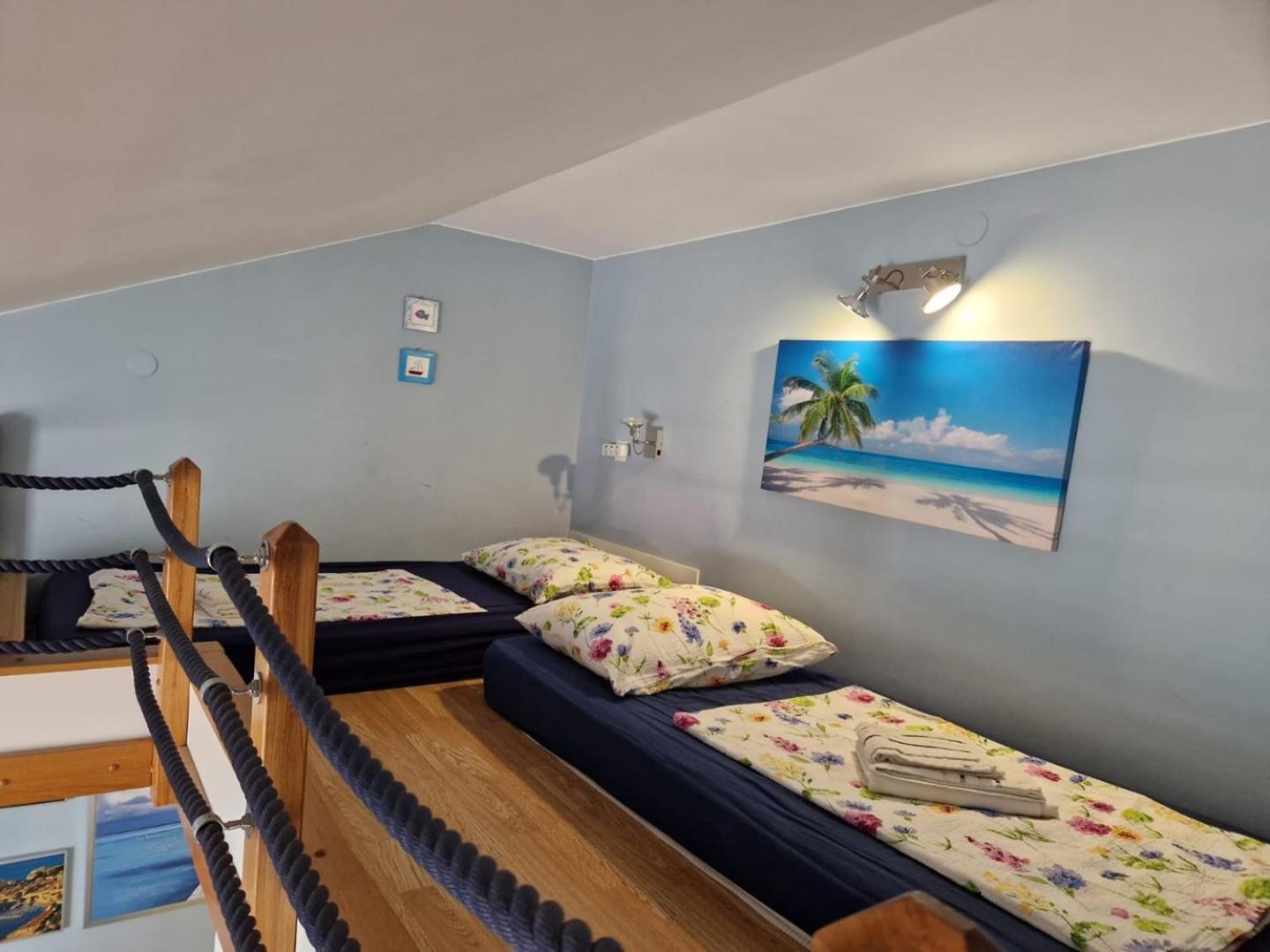 Seaside Apartments Turanj Exterior foto