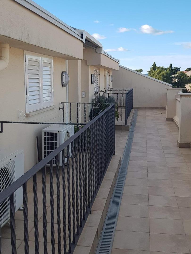 Seaside Apartments Turanj Exterior foto